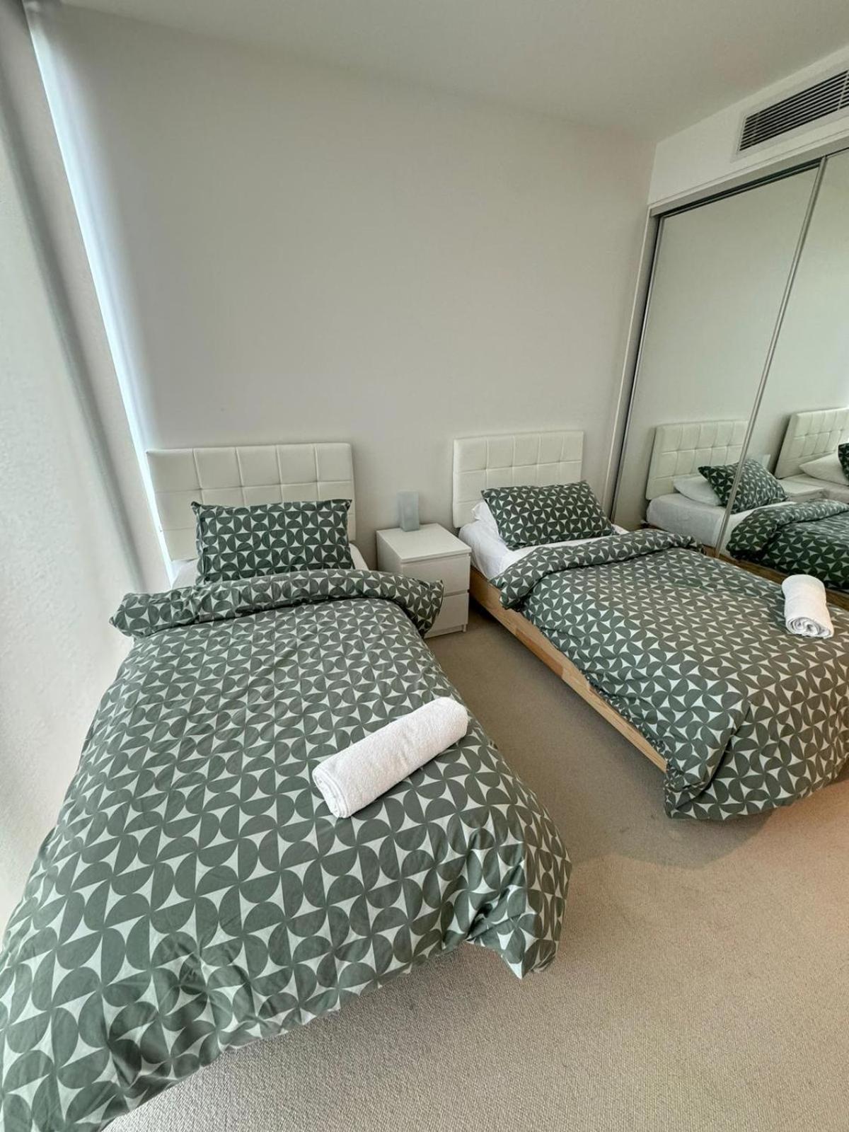 Beautiful Ocean View Signature Broadbeach Apartment *